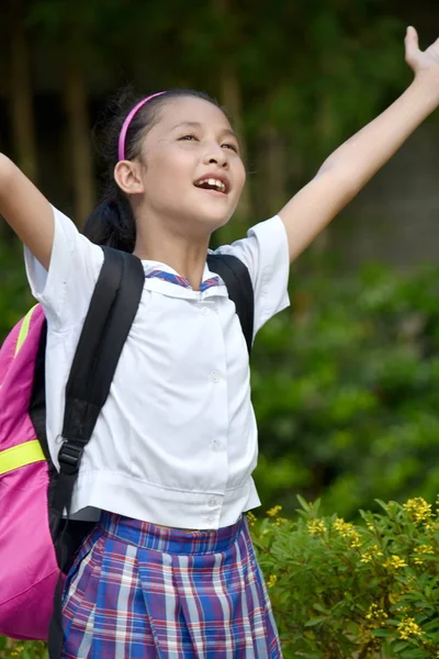 Fille de l'école minoritaire et liberté portant l'uniforme scolaire — Photo