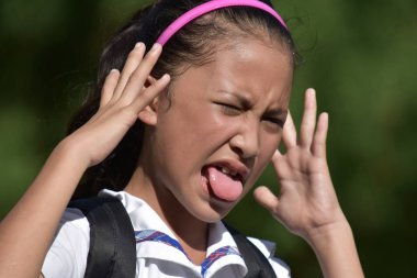 A Girl Öğrenci Kötü Sağlık