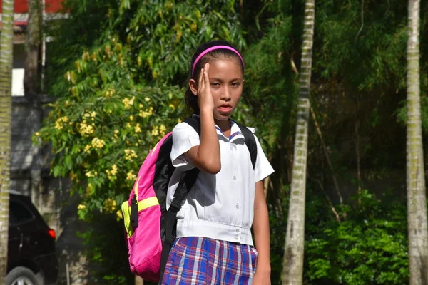 Una ragazza della scuola cattiva salute — Foto Stock