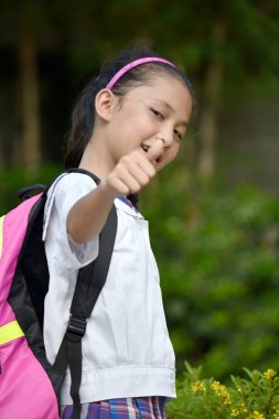 Kitaplar ile Bir Dostu Okul Kız