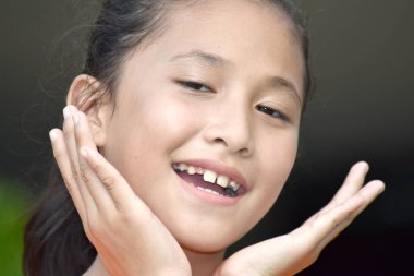 Bir Sürpriz Farklı Kişi