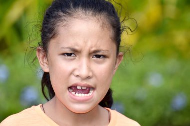 Kızgın bir Filipina kişi