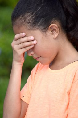 Üzücü bir genç kadın