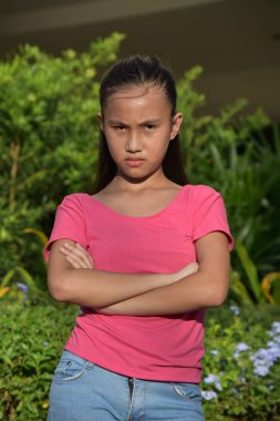 Bir Inatçı Çeşitli Kız