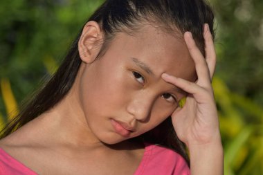 Bir Endişe Verici Genç Kız