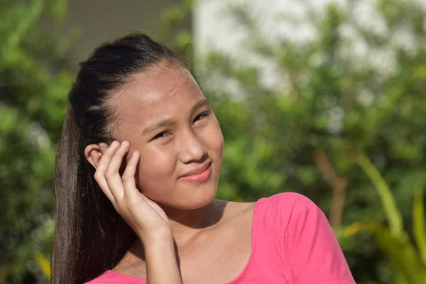 Una ragazza filippina domandante — Foto Stock
