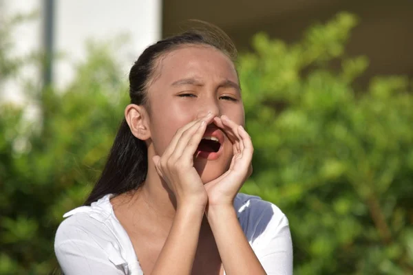 An A Teenager Girl Shouting — Stock Photo, Image