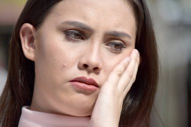 Endişeli Bir Genç Çeşitli Kadın