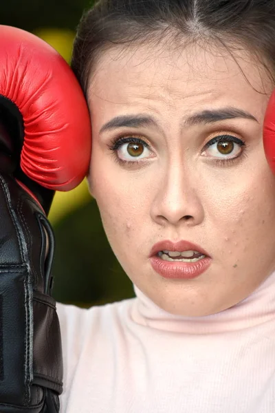 Confused Female Boxer Wearing Boxing Gloves — Stock Photo, Image