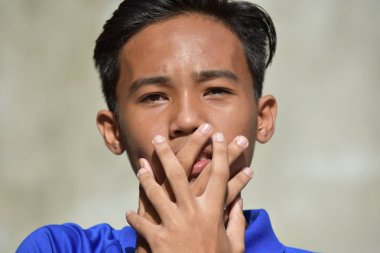 Bir Genç ve Sessizlik