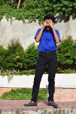 Stresli Yakışıklı Bir Erkek