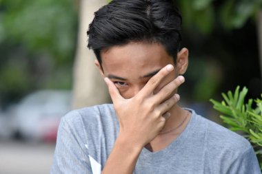 Stresli Genç Filipinli Erkek