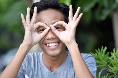 Yakışıklı Filipinli Bir Erkek Aranıyor