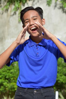 Konuşan Asyalı Çocuk