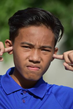 Sessiz Bir Genç Erkek.