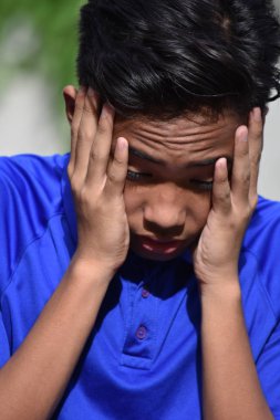 Bir Genç Erkek ve Üzüntü