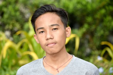 Bir Duygusuz Asyalı Erkek