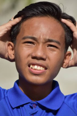 Endişeli Bir Erkek Genç