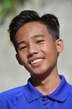 Gülümseyen Bir Azınlık Genç Erkek