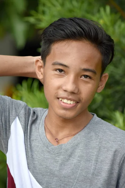 Uma minoria masculina sorrindo — Fotografia de Stock