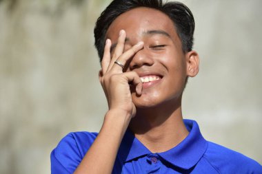 Bir Azınlık Çocuk Gülüyor