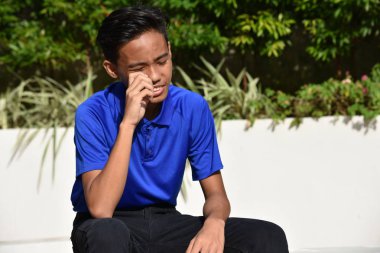 Bir Tearful Çeşitli Erkek