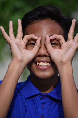 Genç Bir Azınlık Çocuk Arıyorsunuz