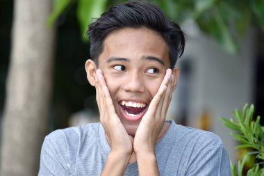 Sürpriz Bir Genç Azınlık Kişi