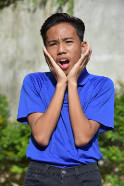 Bir Ürkmüş Erkek Genç