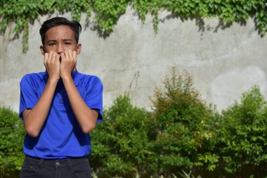 Genç bir çocuk ve korku