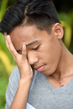 Bir Depresif Yakışıklı Genç Çocuk