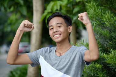 Güçlü İyi Görünümlü Azınlık Çocuk