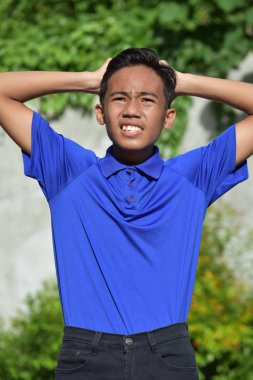 Unutkan Çeşitli Bir Ergen Çocuk