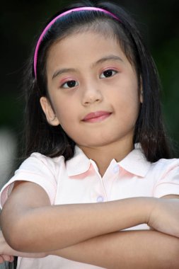 Şirin, çeşitli bir kadın ve kendine güven.