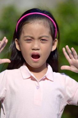 Ürkmüş Güzel Bir Ergen Kadın