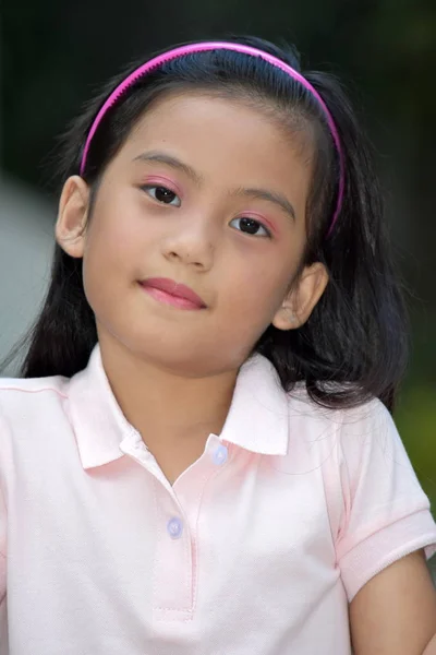 Petite Filipina Girl Child Membuat Keputusan — Stok Foto