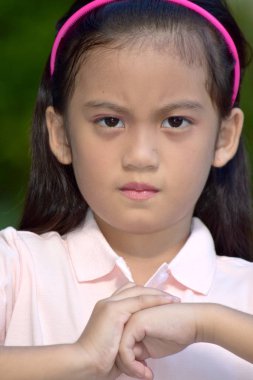 Öfkeli bir Petite Kişi