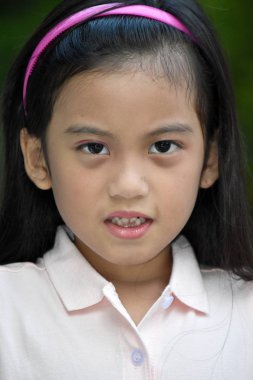 Bir Üzgün Farklı Kişi