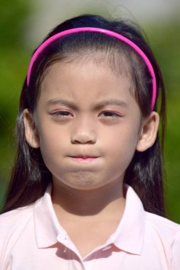 Kafası karışmış Bir Kız Çocuk