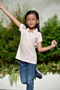 Genç Filipinli Ergen Dansı