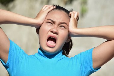 Stres Altında Bir Yetişkin Kadın