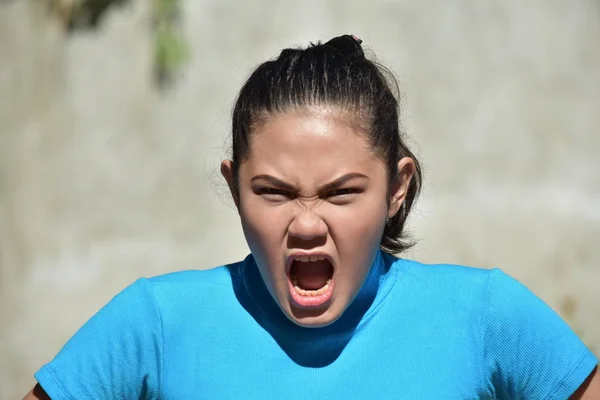 A Mad Pretty Filipina nő — Stock Fotó