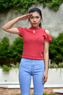 Bir Genç Kız Selamlama