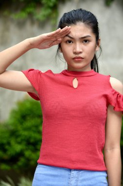 A Saluting Pretty Azınlık Kadın