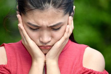 Bir Kadın Genç ve Depresyon