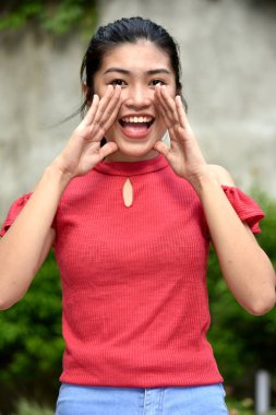 Genç Azınlık Kızı Bağırıyor