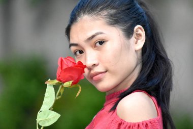 Çiçekli Duygusuz Genç Çeşitli Kadın