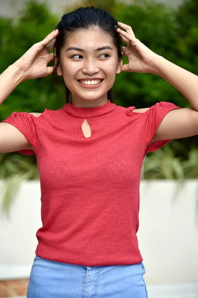Una donna filippina e felicità — Foto Stock