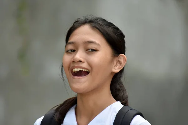 Uma pessoa jovem feliz — Fotografia de Stock