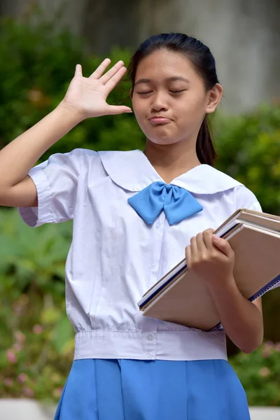 Студент підліток школа дівчина робити смішні обличчя — стокове фото